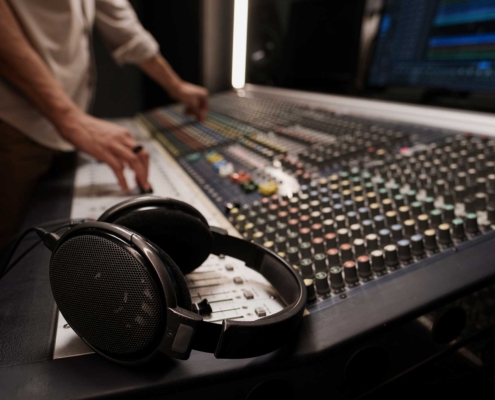 audio mixer engineer