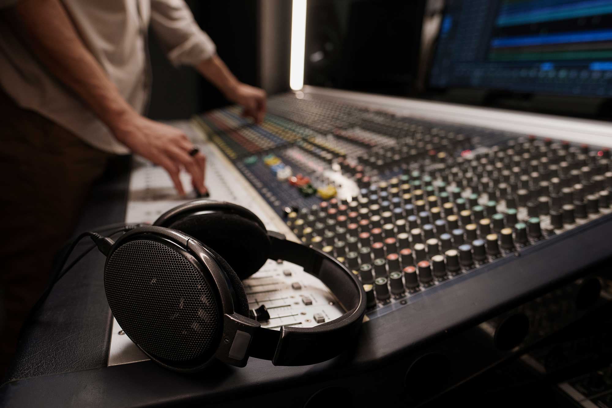 ReRecording Mixers and their Role in Film Production, audio mixer